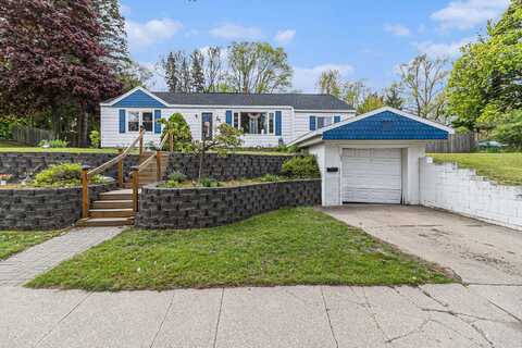 299 5th Avenue, Manistee, MI 49660