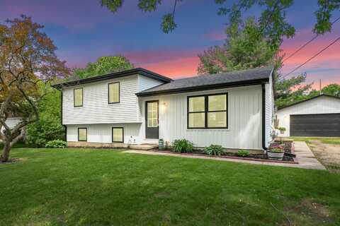 285 Woodlark Street, Galesburg, MI 49053