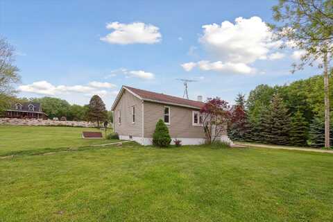 2825 N Croswell Road, Ithaca, MI 48847