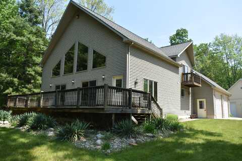 22406 E River Road, Harrietta, MI 49638