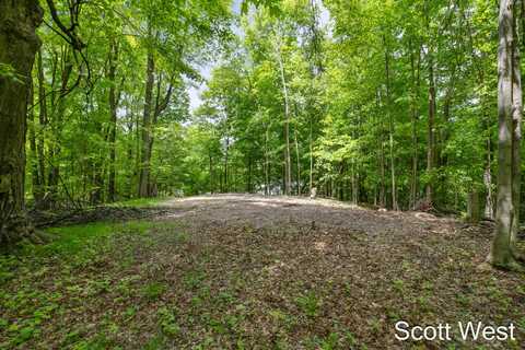 7710 House Court NE, Belmont, MI 49306