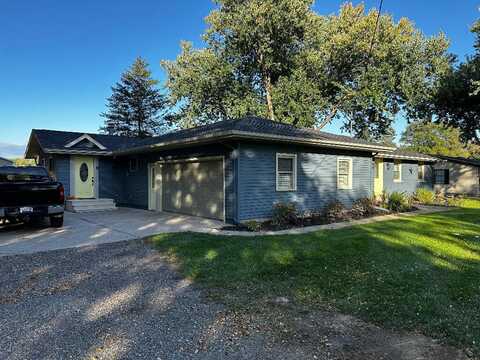 775 Riverview Drive, Plainwell, MI 49080