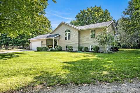 3700 Mapledge Court NE, Cedar Springs, MI 49319