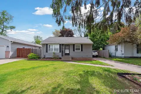 4542 Pinehurst Avenue SW, Grand Rapids, MI 49548