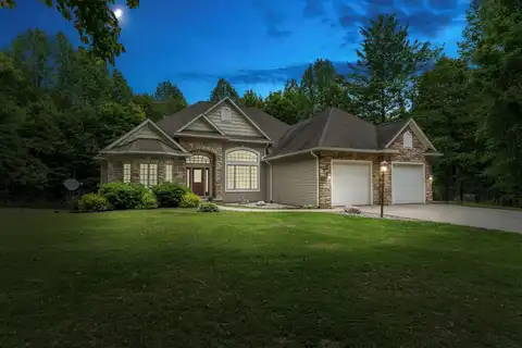 11082 Hoffman Road, Marcellus, MI 49067