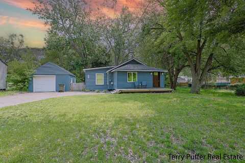 987 Oak Avenue, Muskegon, MI 49442