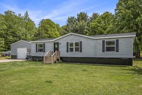 33501 County Road 669, Lawton, MI 49065