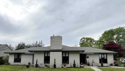 652 Ruddiman Drive, Muskegon, MI 49445