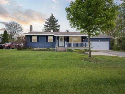 1055 N Hudson Street SE, Lowell, MI 49331