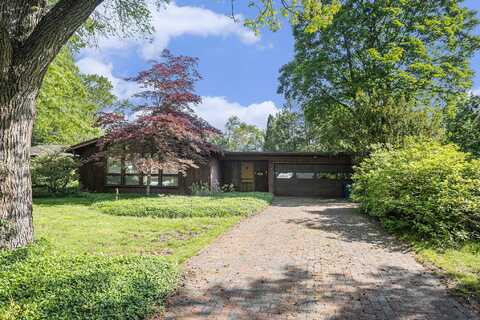 1914 Hillsdale Avenue, Kalamazoo, MI 49006