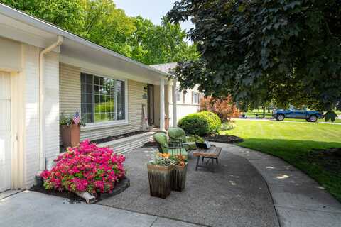 31856 Nixon Street, Beverly Hills, MI 48025