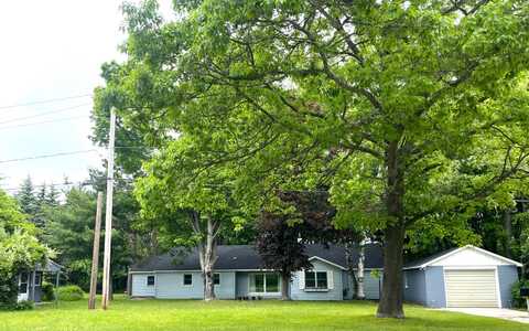 7818 Homestead Road, Benzonia, MI 49616
