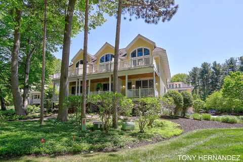 10505 Pinecone Trail, South Haven, MI 49090