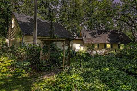 300 Basswood Terrace, Brooklyn, MI 49230