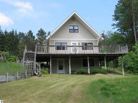 3225 N 39 Road, Manton, MI 49663