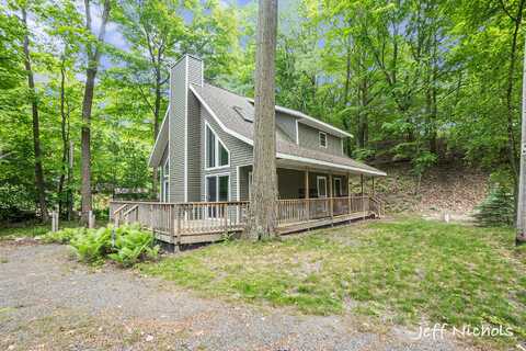 534 N Lighthouse Drive, Mears, MI 49436