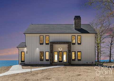 2576 Lakeshore Drive, Fennville, MI 49408