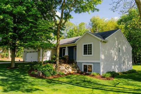 11775 Crystal Ridge Drive NE, Sparta, MI 49345