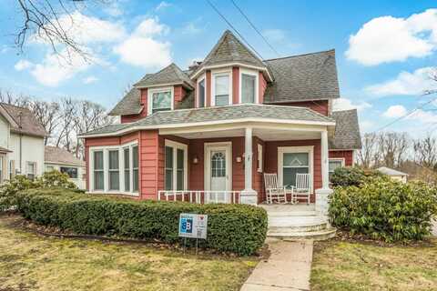 724 Wilson Street, South Haven, MI 49090