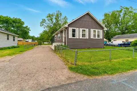 3307 Brookfield Avenue, Kalamazoo, MI 49048