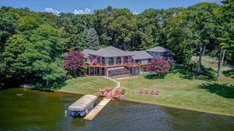 4298 Braeburn Court, Norton Shores, MI 49441