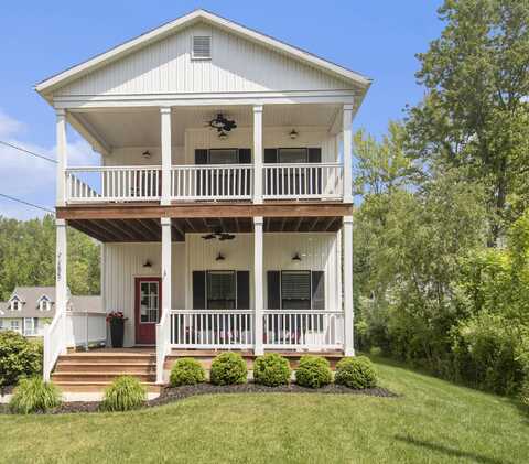 7285 Maple Street, South Haven, MI 49090