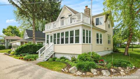 1194 Beach Drive, Holland, MI 49423