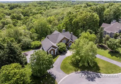 1740 Flowers Mill Court NE, Grand Rapids, MI 49525