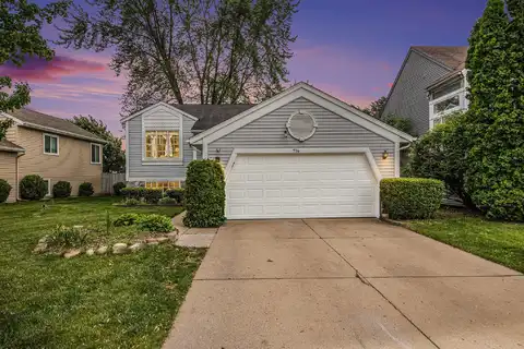 734 Springwood Drive SE, Kentwood, MI 49548