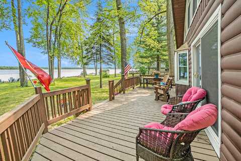 1142 Wolf Lake Drive, Baldwin, MI 49304