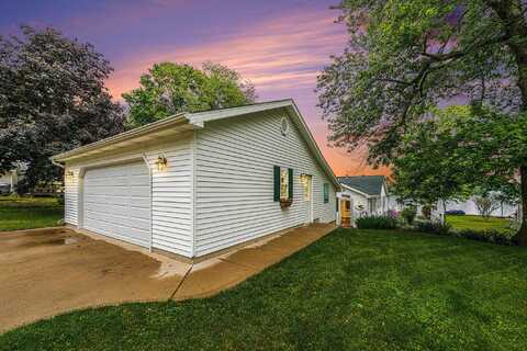 60631 Lennon Road, Sturgis, MI 49091