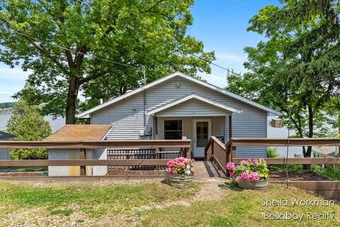 1725 Ottawa Trail, Hastings, MI 49058