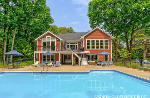 17098 Donahue Woods Drive, West Olive, MI 49460