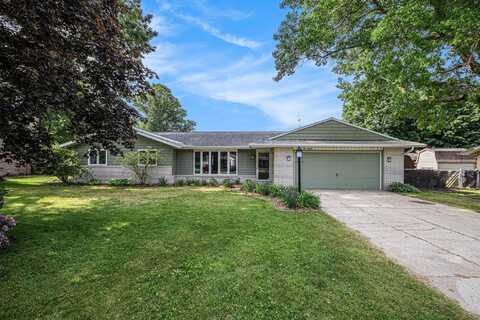 2418 Fountain Lane, Stevensville, MI 49127