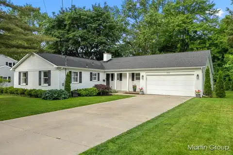 2243 Cambridge Drive SE, Grand Rapids, MI 49506