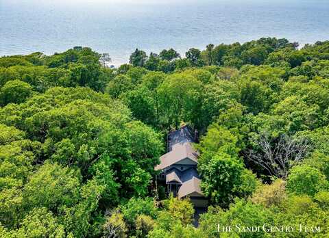8985 Lakeshore Drive, West Olive, MI 49460