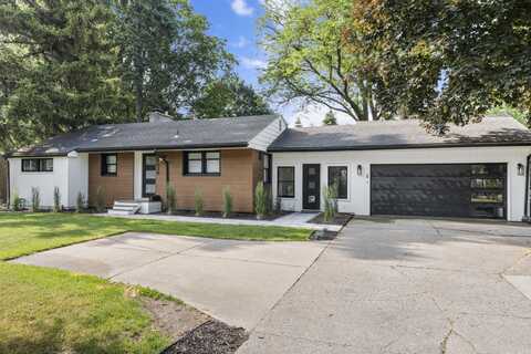 1528 E Maple Road, Birmingham, MI 48009