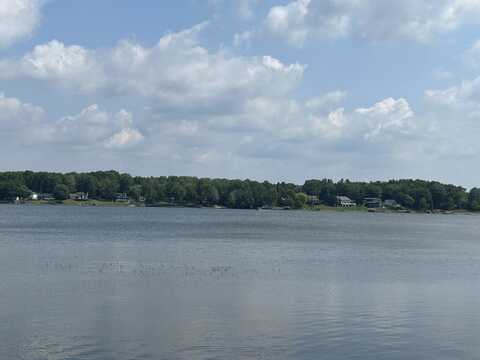 8062 West Royal Road, Canadian Lakes, MI 49346