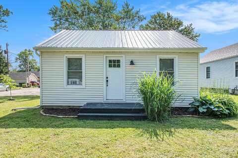 501 Sherwood Avenue, Three Oaks, MI 49128