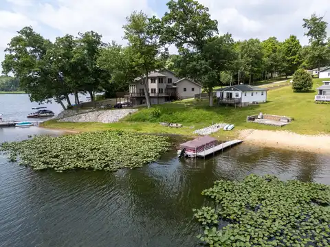 17295 Stevens Forest Lake Street, Cassopolis, MI 49031