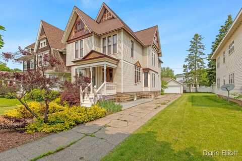 216 E Main Street, Ionia, MI 48846