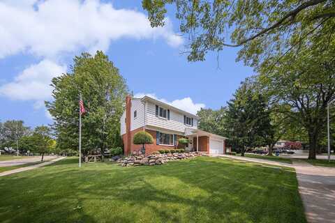 489 Old Creek Court, Saline, MI 48176