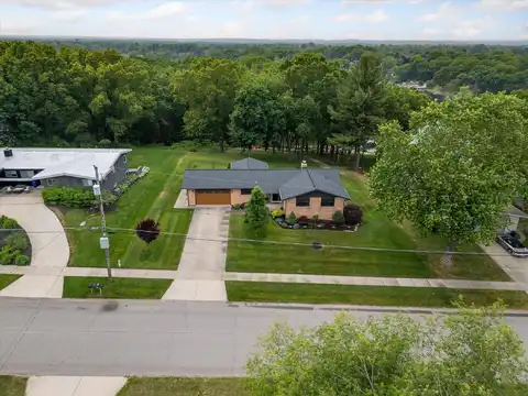 3801 Keeweenaw Drive NE, Grand Rapids, MI 49525