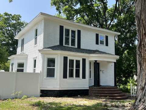 823 N Clinton Street, Albion, MI 49224