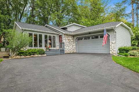 5751 Arroyo Vista Drive NE, Rockford, MI 49341