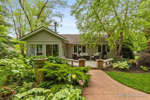 7250 Arbol Drive NE, Rockford, MI 49341