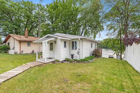 8870 W School Section Lake Drive, Mecosta, MI 49332