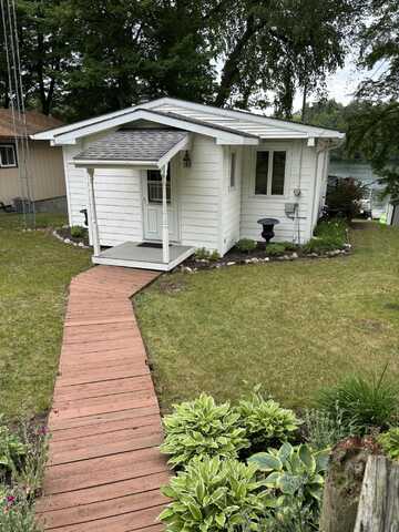 8870 W School Section Lake Drive, Mecosta, MI 49332