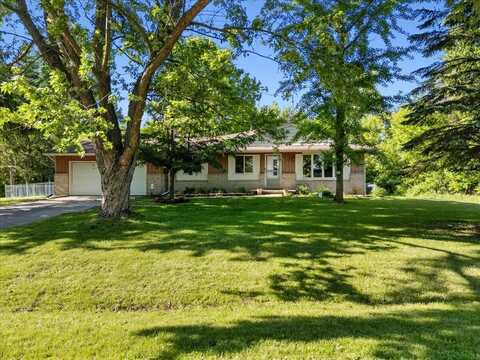 1227 Taos Drive, Fenton, MI 48430