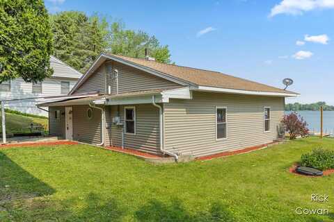 13662 W McBride Road, Coral, MI 49322